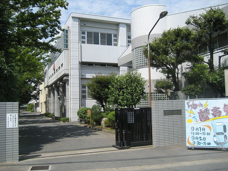 蕨青南高校のモチーフは埼玉県立蕨高等学校